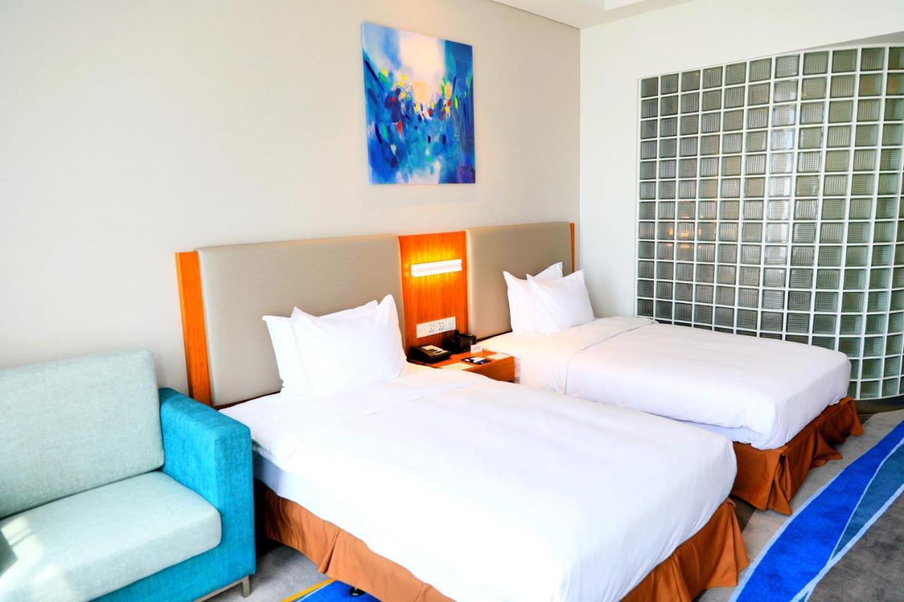 Holiday Inn Express Luoyang Xiyuan Exterior foto