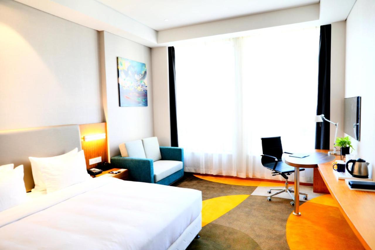 Holiday Inn Express Luoyang Xiyuan Exterior foto