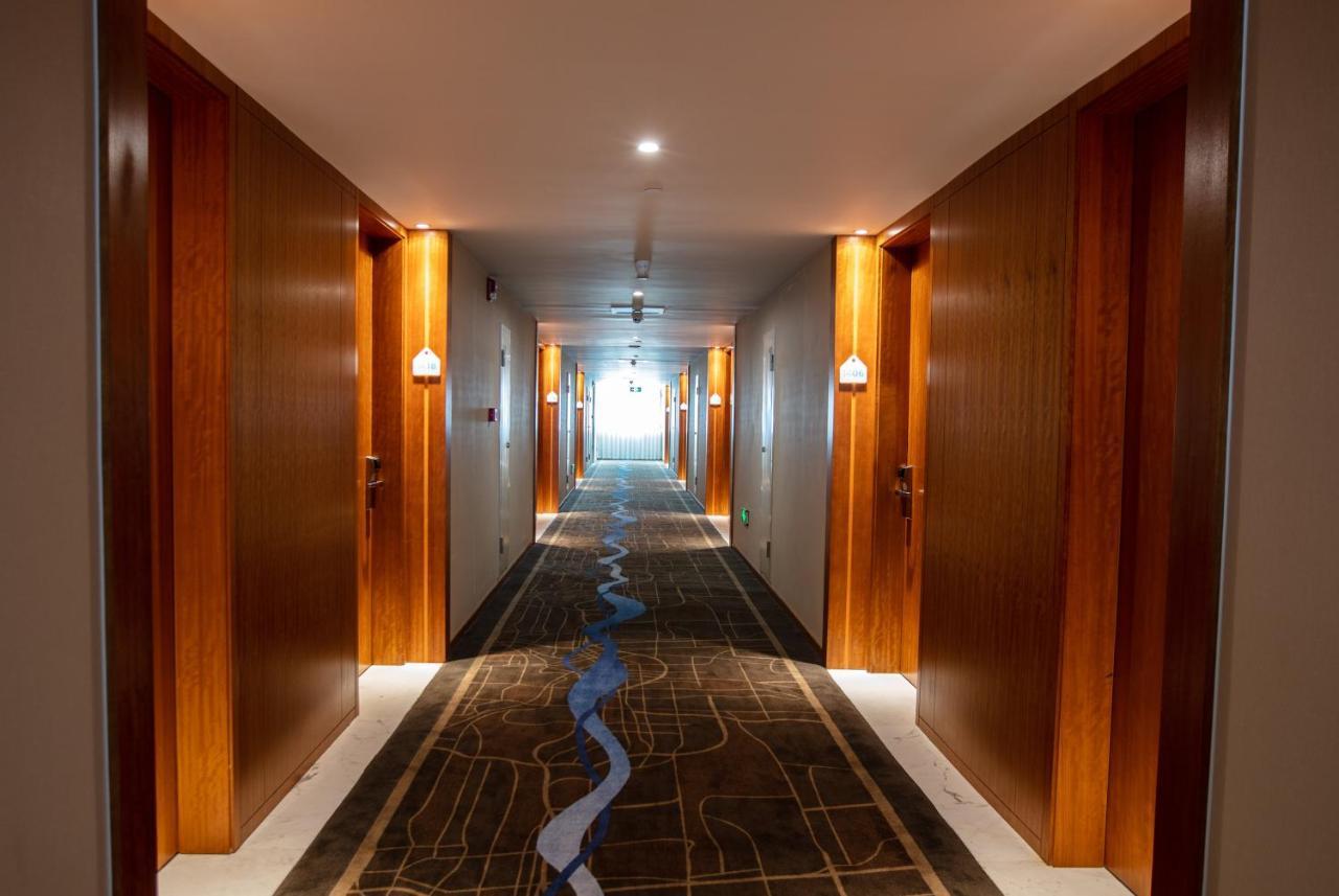 Holiday Inn Express Luoyang Xiyuan Exterior foto