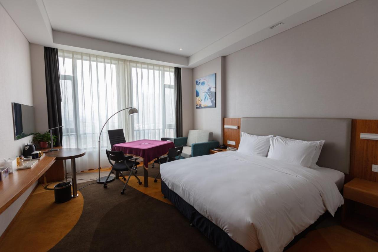 Holiday Inn Express Luoyang Xiyuan Exterior foto