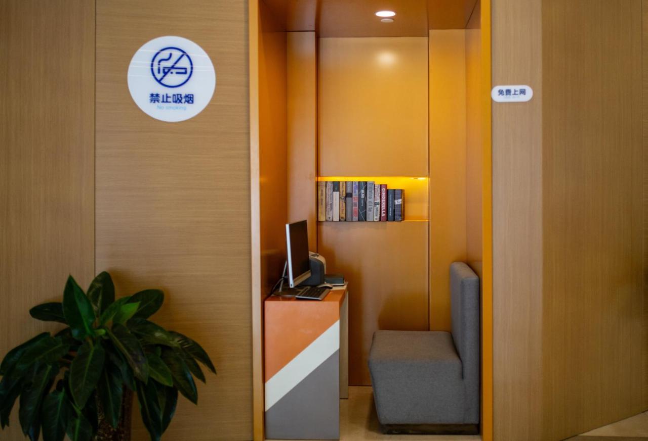 Holiday Inn Express Luoyang Xiyuan Exterior foto